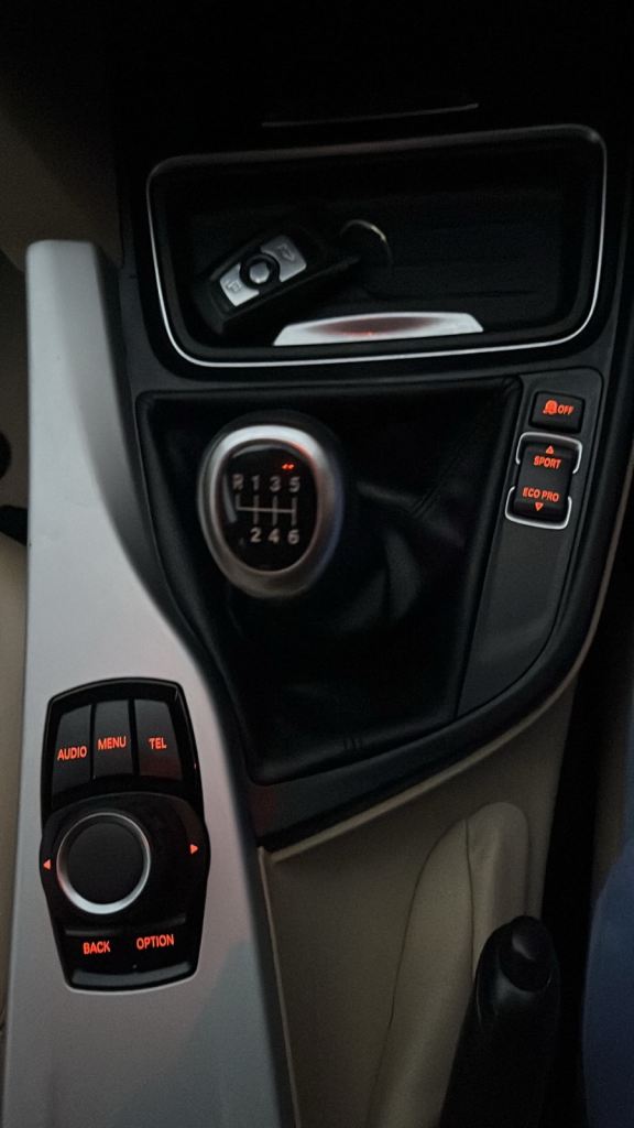 BMW, 3 SERIES, Saloon, 2012, Manual, 1995 (cc), 4 doors