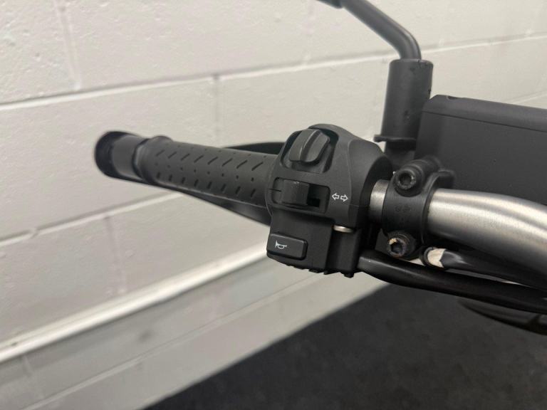 APRILIA DORSODURO 750 ** LOW MILEAGE - JUNE 2026 MOT **