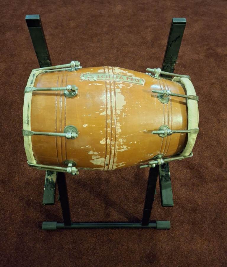 Dholak OR Dhol Stand (DHOLAK NOT INCLUDED))