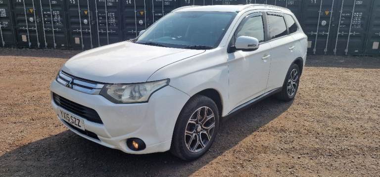 MITSIBISHI OUTLANDER AUTO 4X4 7 SEATER IMMACULATE