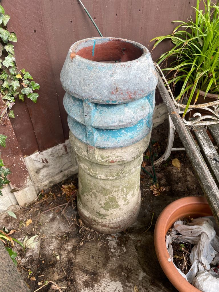 Large Chimney pot garden ornament