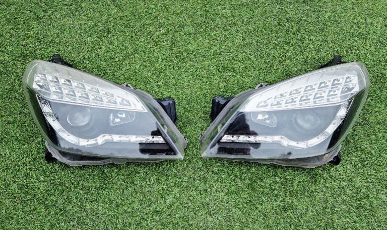   MK5 Vauxhall Astra 2.0 VXR H 2 x DRL front headlights