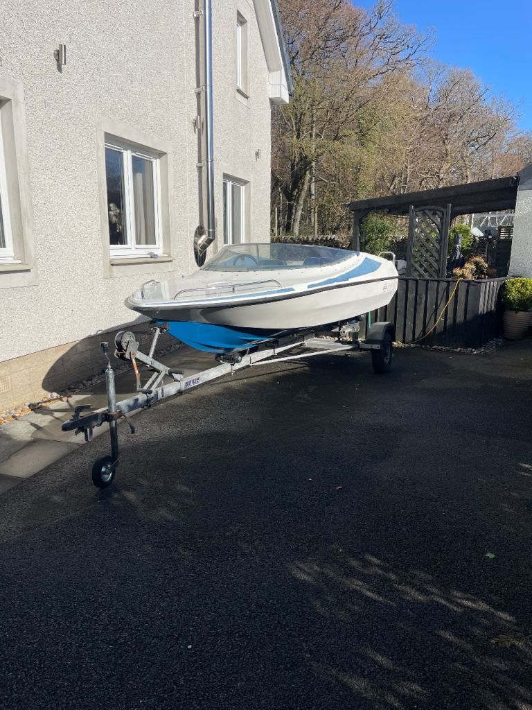 Arran 430 GTS speedboat on trailer