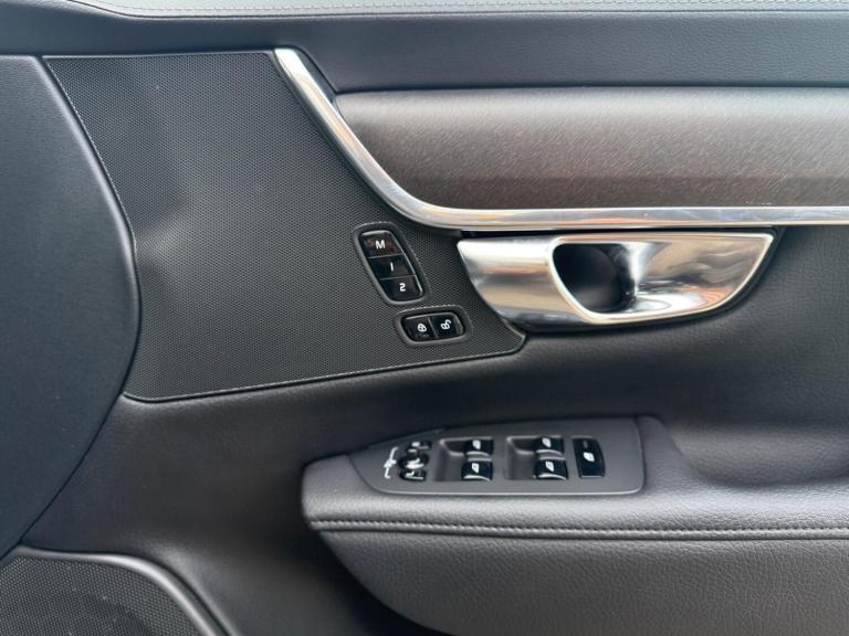 2018 Volvo V90 2.0 D4 Cross Country Pro 5dr AWD Geartronic ESTATE DIESEL Automatic