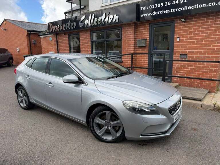 2025 Volvo V40 Hatchback PETROL Automatic
