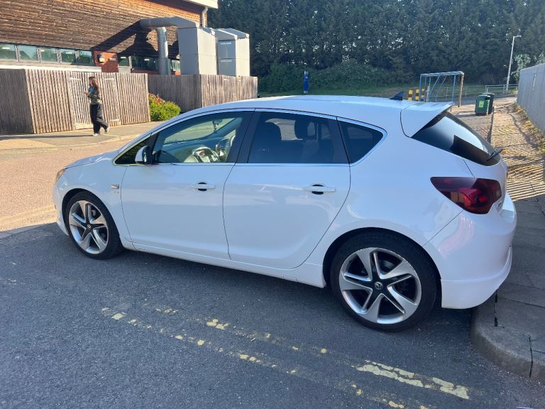 Vauxhall, ASTRA, Hatchback, 2014, Manual, 1956 (cc), 5 doors