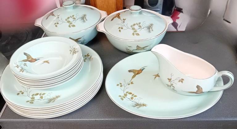 image for VINTAGE ALFRED MEAKIN CELADON GREEN DINNER SET 