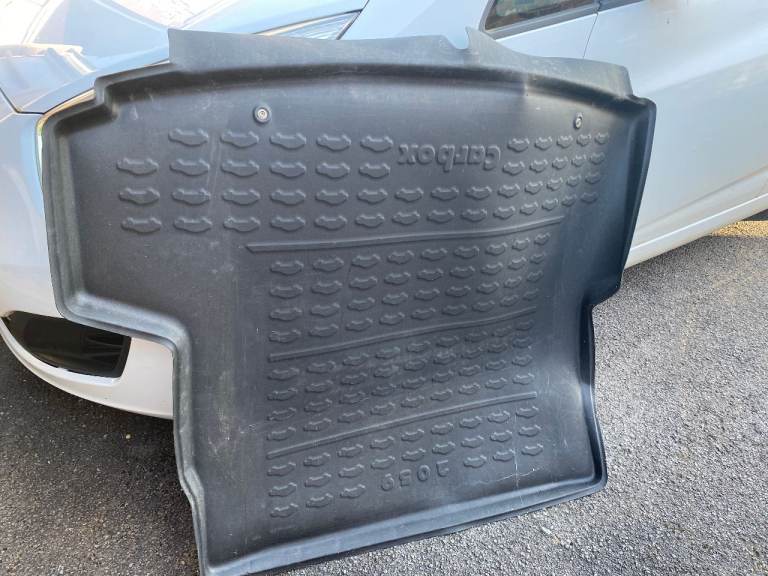 BMW 3 series touring boot liner