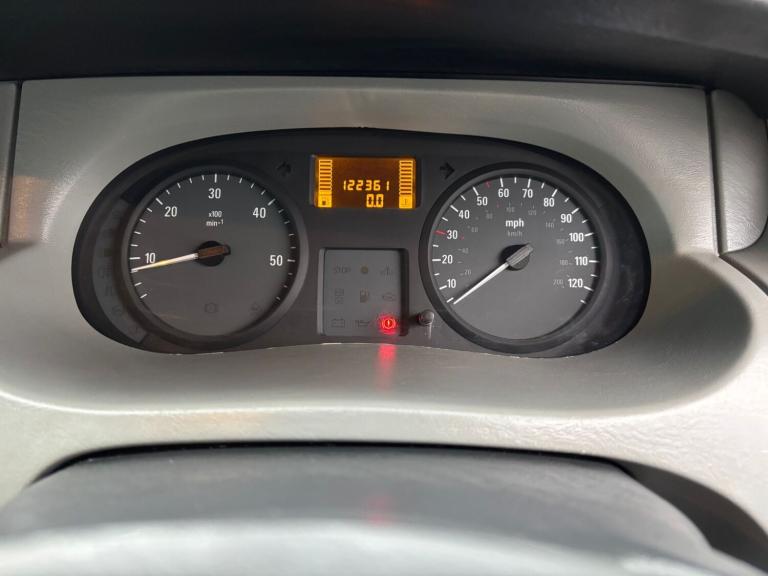 Vauxhall vivaro 2 berth camper 5 seats and 5 belts in good condition 