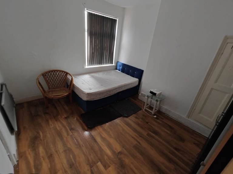 FLAT FOR RENT NEAR CITY CENTRE AND ROYAL INFIRMARY HOSPITAL