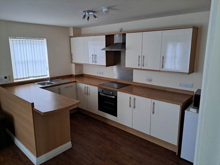 2 BED FLAT
