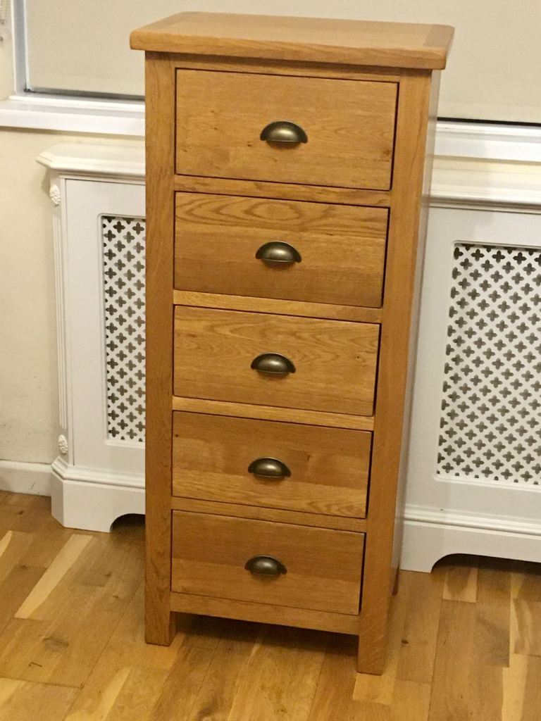 Lovely oak 5 drawer tall boy