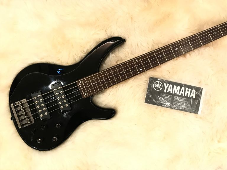 Yamaha TRBX305 5-String Bass Guitar,  Piano Black, sounds awesome 💪🎸