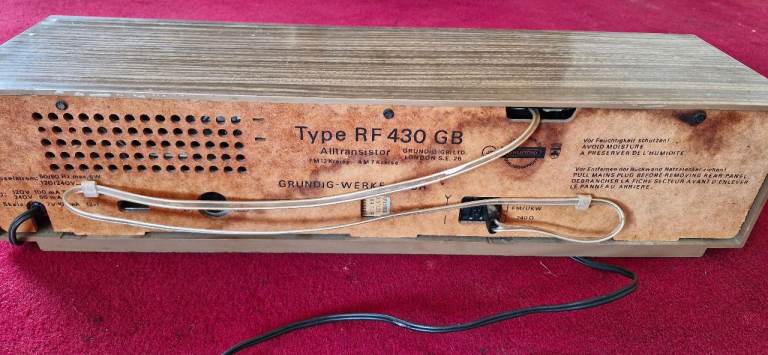 Vintage Grundig RF430 Radio