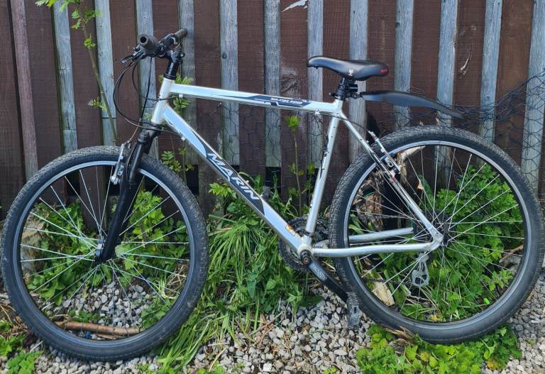 Marin Mountain Bike aluminium large frame front shocks free delivery 
