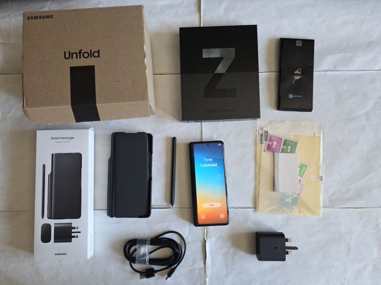 Samsung Galaxy Z Fold 3 5G 512GB ROM 12GB RAM Phantom Black & Note Package Set