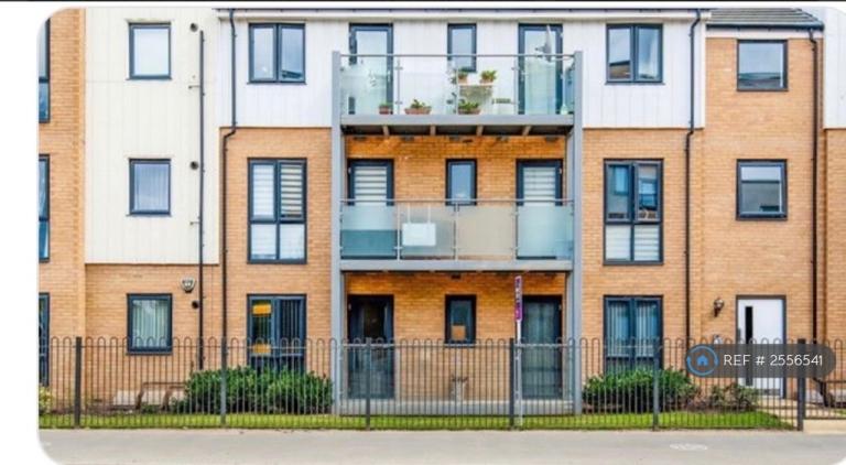 2 bedroom flat in Torino Way, South Ockendon, RM15 (2 bed) (#2556541)