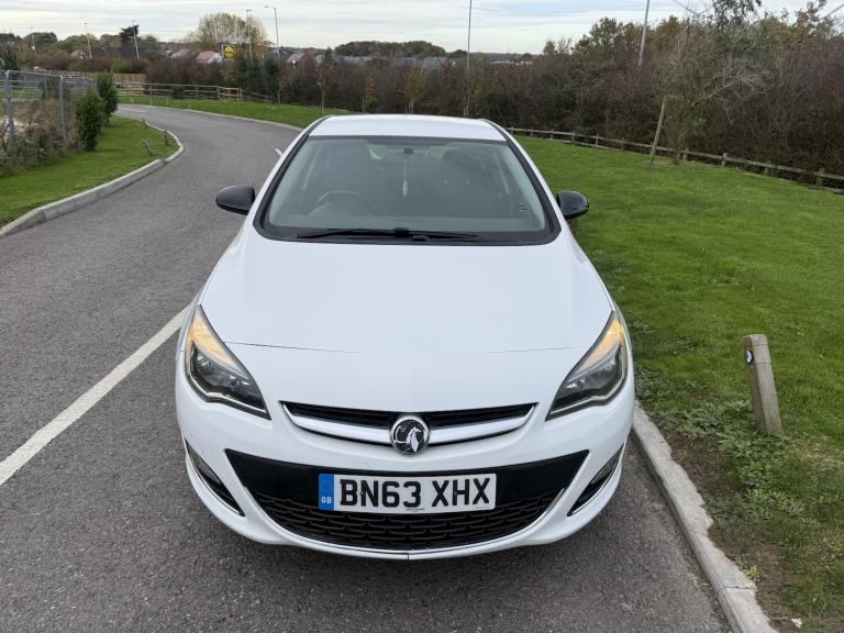 VAUXHALL ASTRA 1.6 16v SRi 2013