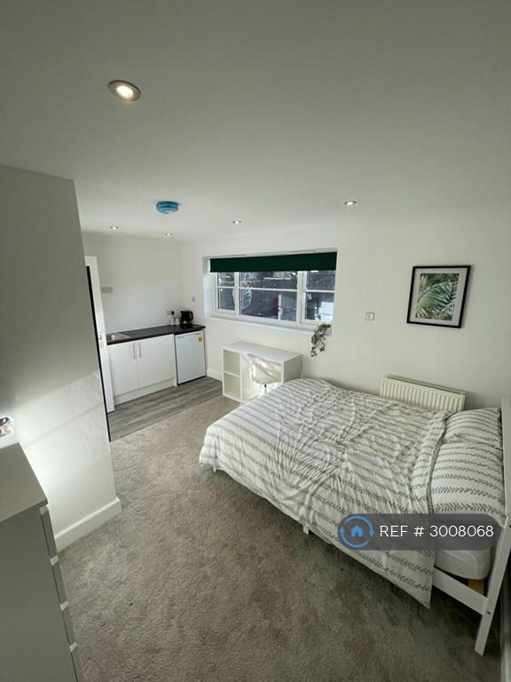 1 bedroom in Broadoak Road, Bridgwater, TA6 (#3008068)