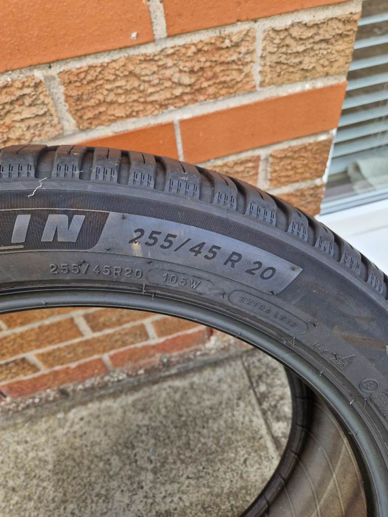Michelin Cross Climate 2 - 255 45 20