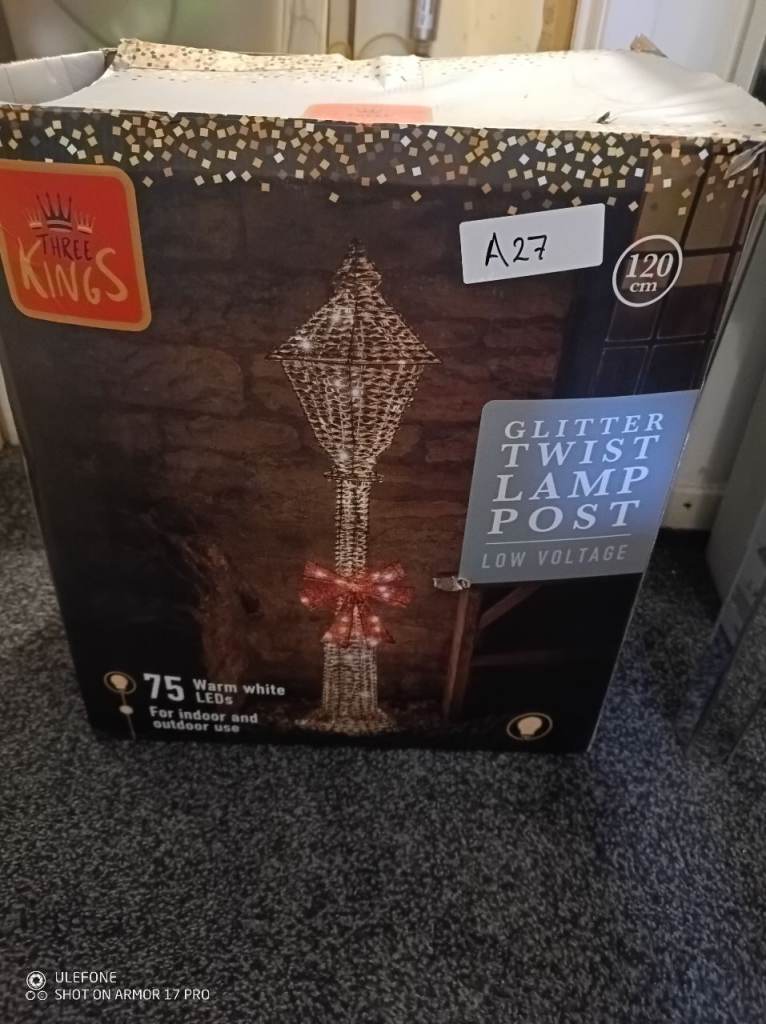 Glitter lamp post Xmas decoration 
