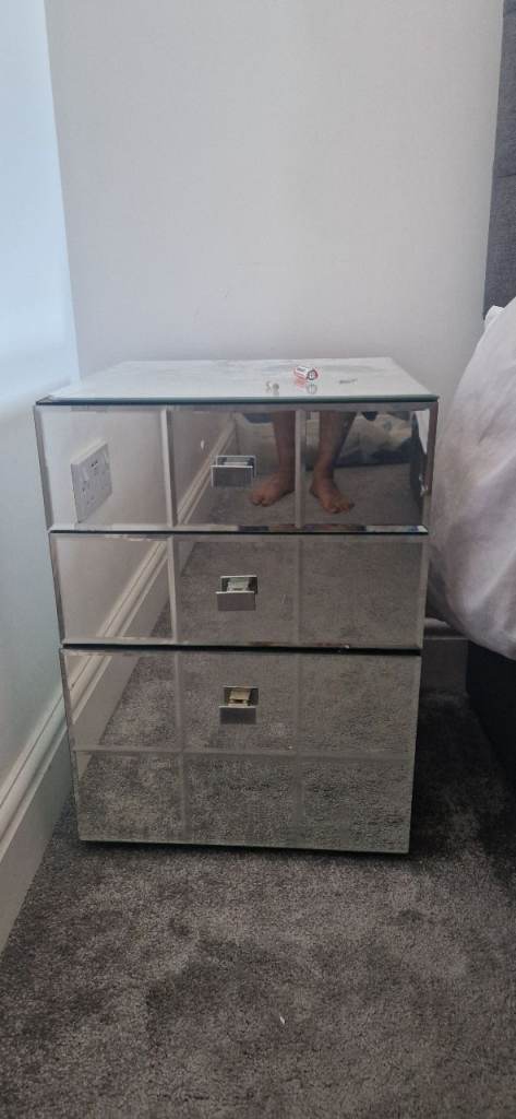 Set of 2 Mirrored Bed Side Tables