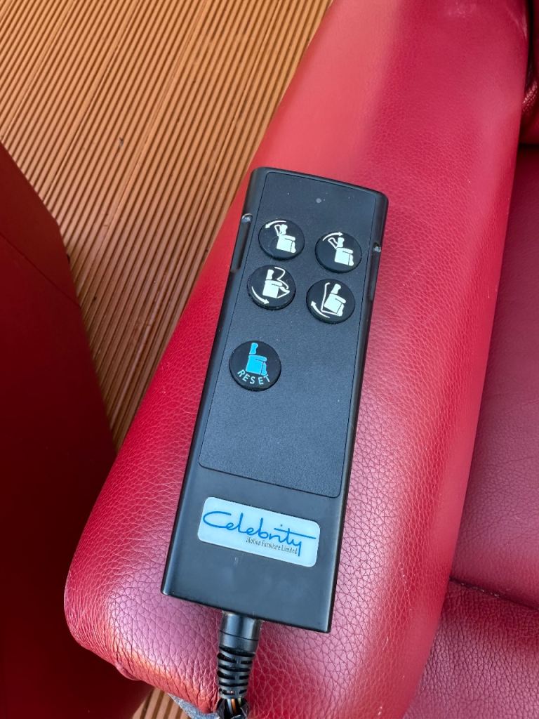 LEATHER SOFA CELEBRITY 2 SEATER + RECLINER ARMCHAIR