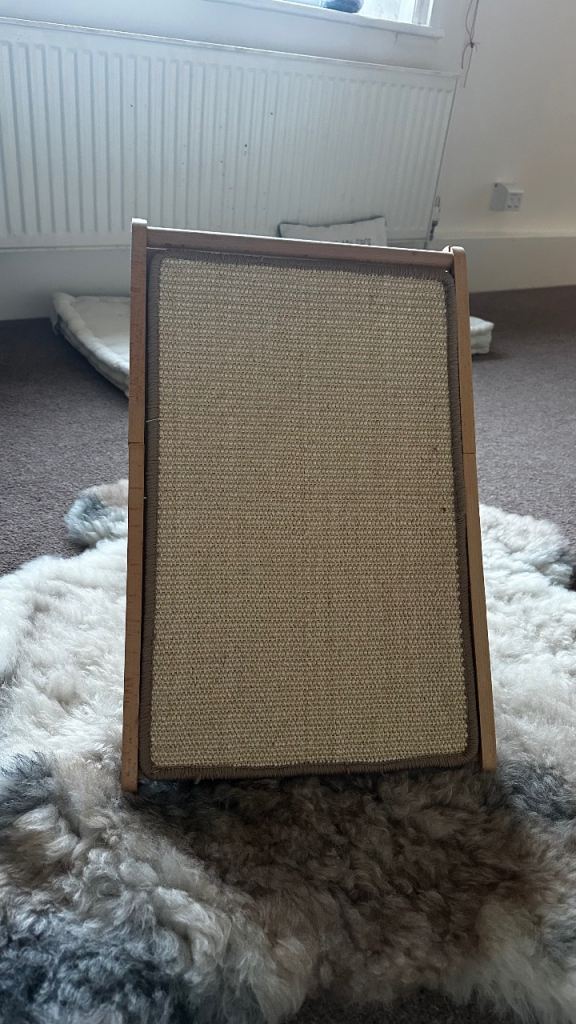 Car Scratching Board/Tree/Bed