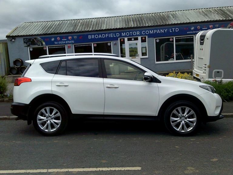 2014 64-reg Toyota RAV 4 2.2 D4D INVINCIBLE AWD Automatic in white