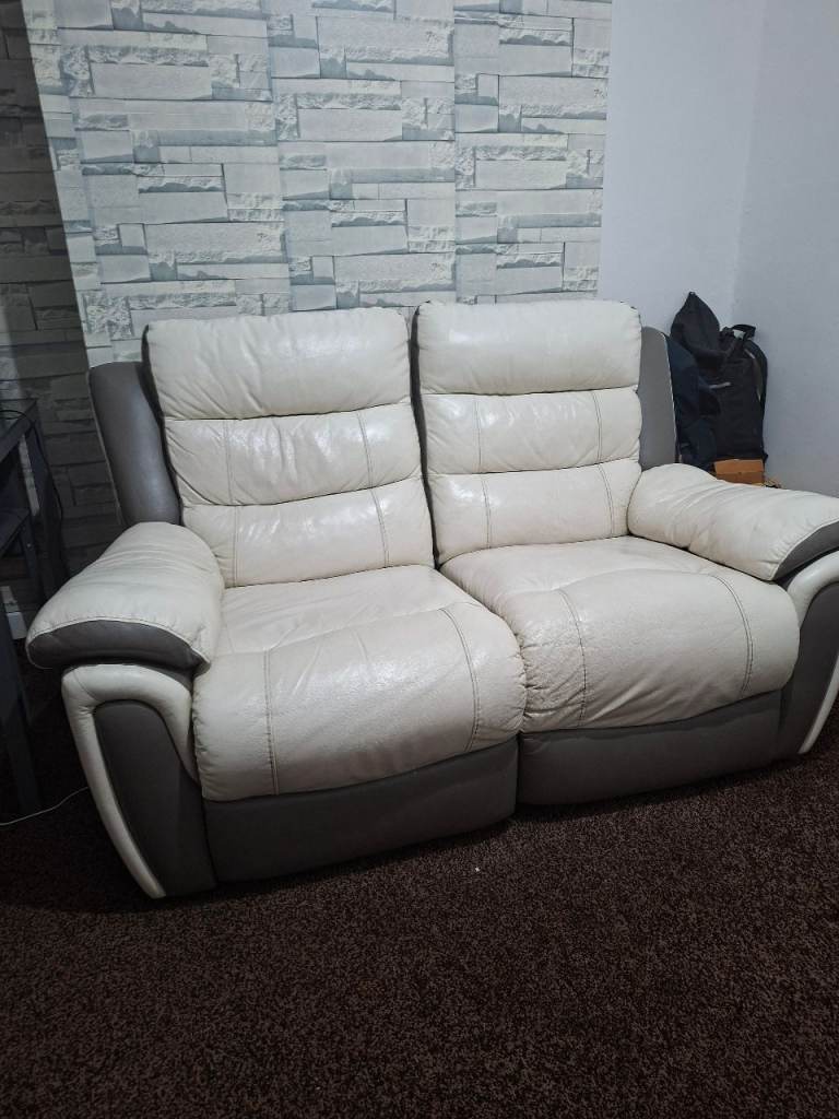 Recliner sofa