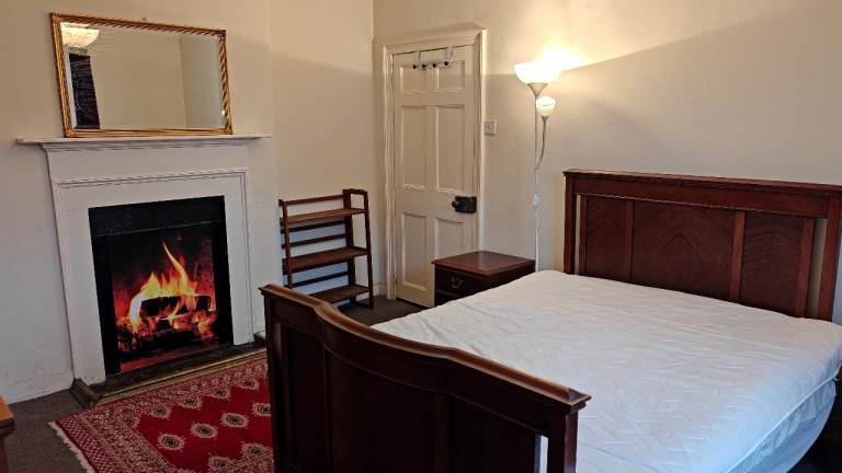 City Centre - Room for Mature Student/Professional in No-smoking Household