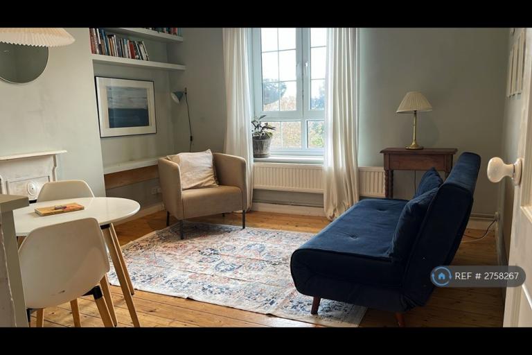 2 bedroom flat in Reardon Street, London, E1W (2 bed) (#2758267)