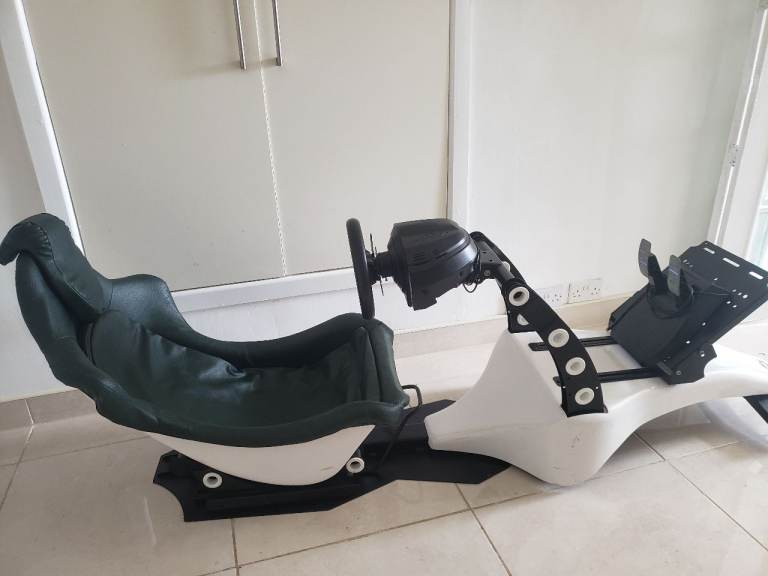 R Seat Fi Racing seat with Thrustmaster T300 wheel and pedals