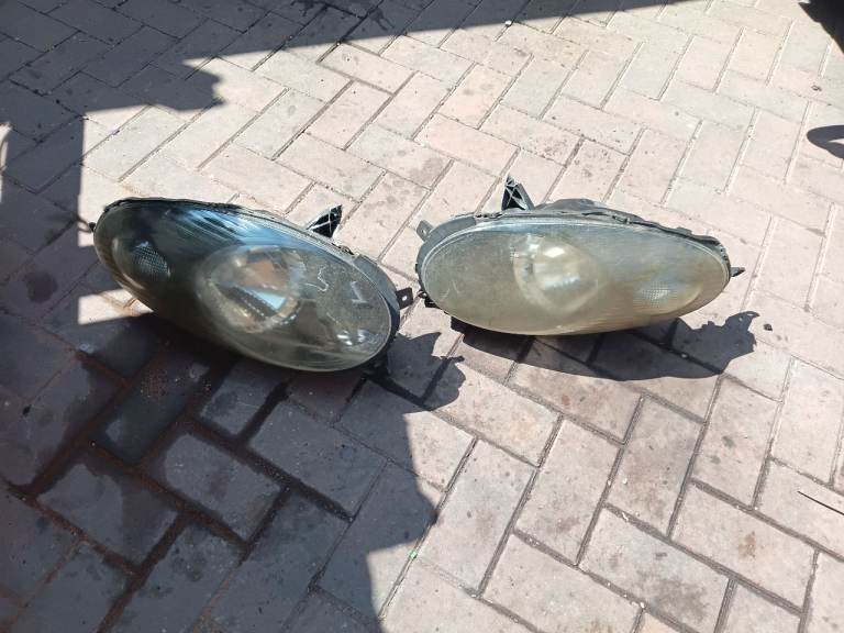 2007 nissan micra head lights