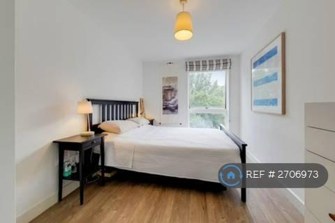 2 bedroom flat in Milles Square, London, SW9 (2 bed) (#2706973)