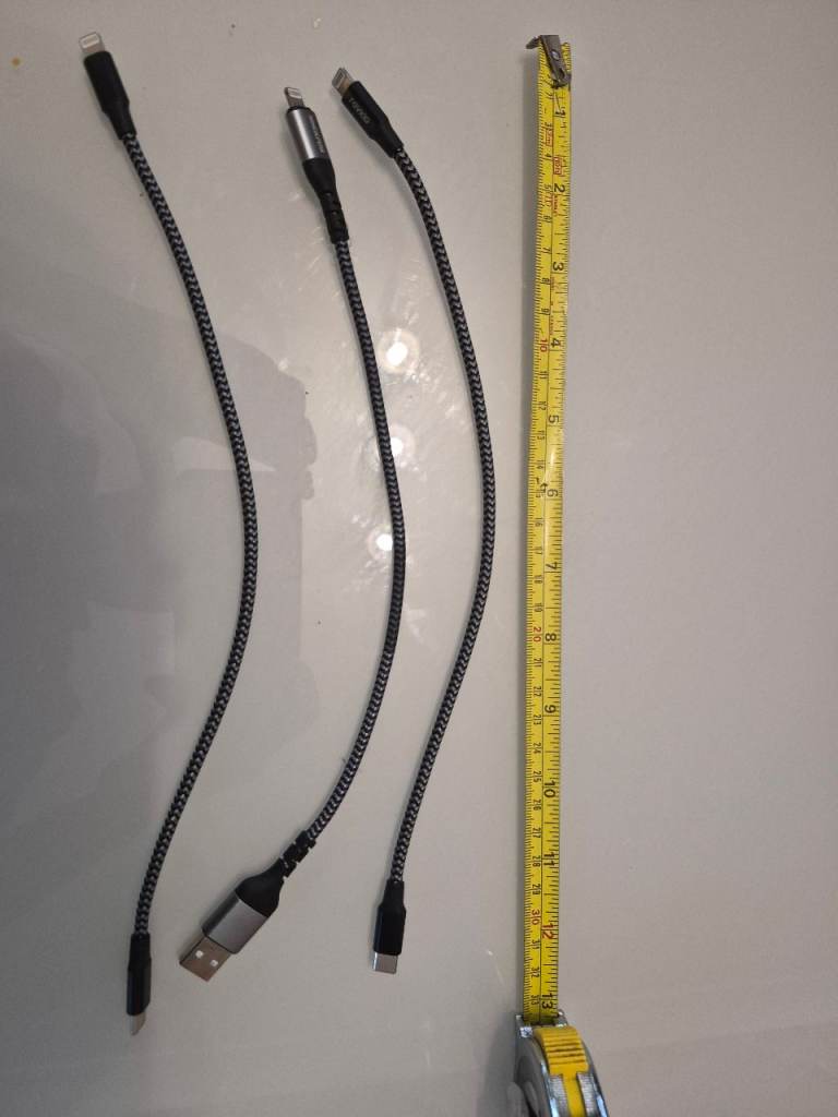 Short Iphone chargers lightning connection