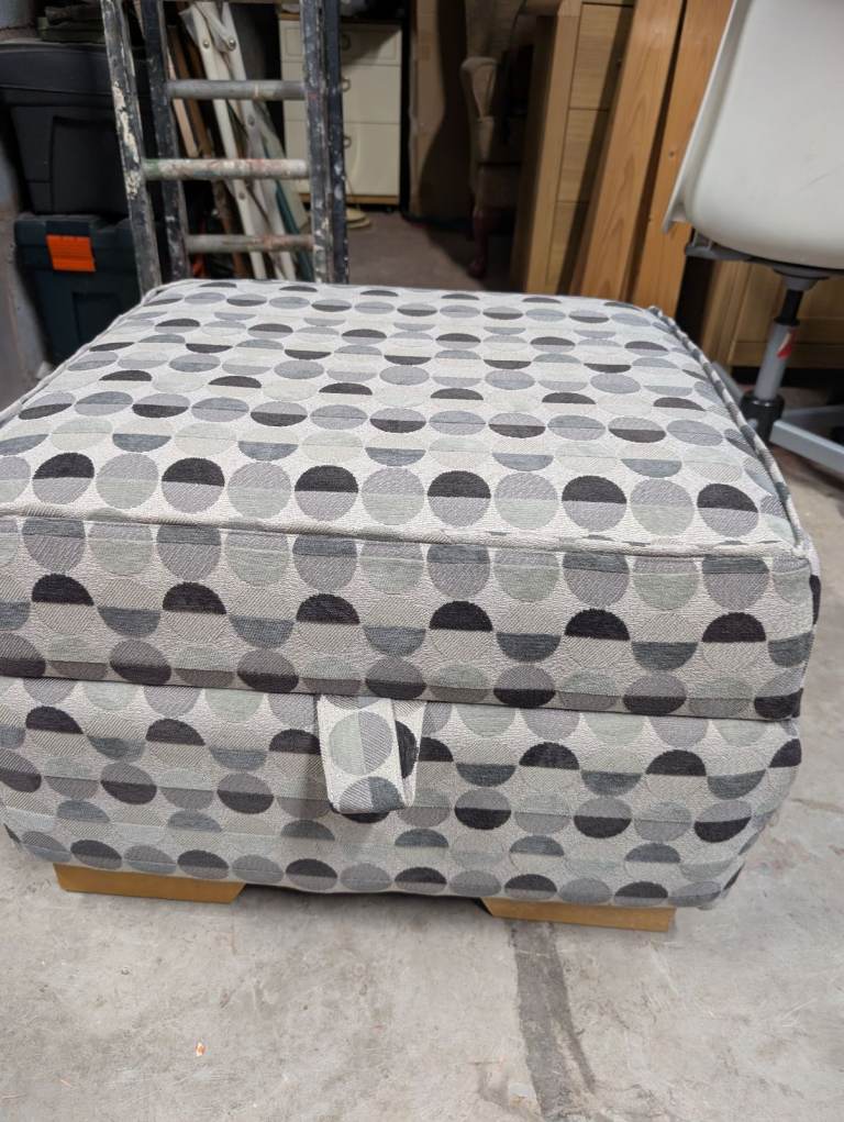 Fabric puffiee storage box 