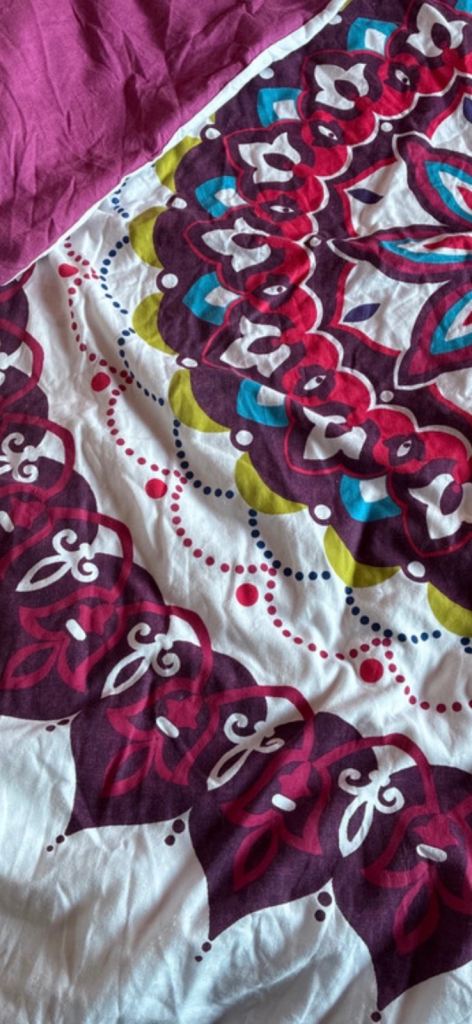 Double Duvet Cover Set with Pillowcases – Purple/Pink Pattern