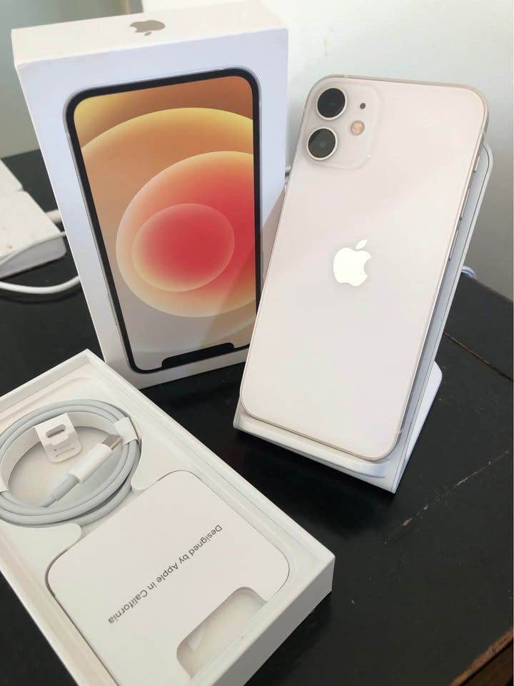 iPhone 12 MINI unlocked 64gb like new in box
