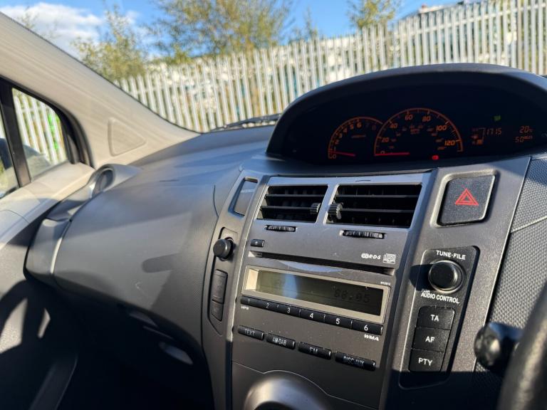2010 Toyota Yaris 1.33 VVT-i TR 5dr [6] HATCHBACK Petrol Manual