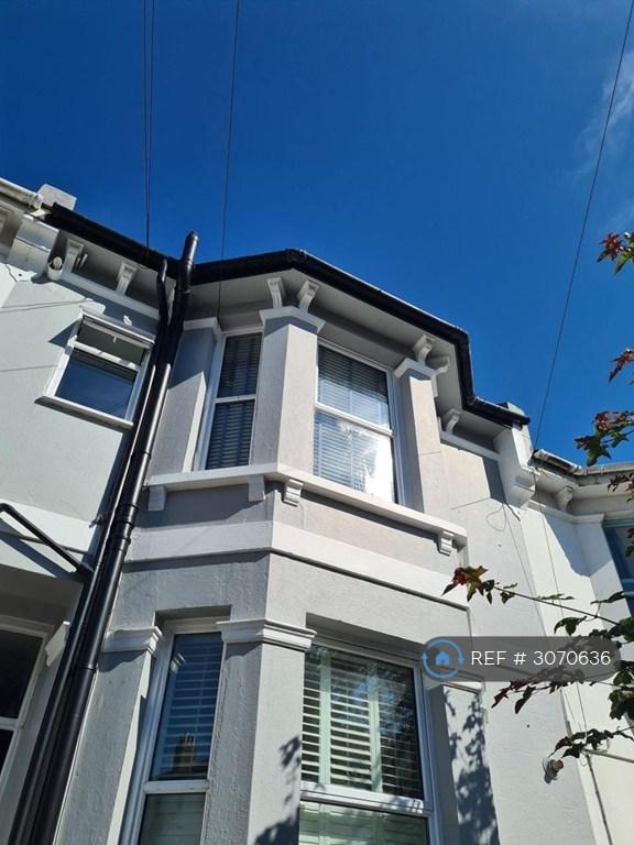 2 bedroom flat in Richmond Road, Brighton, BN2 (2 bed) (#3070636)
