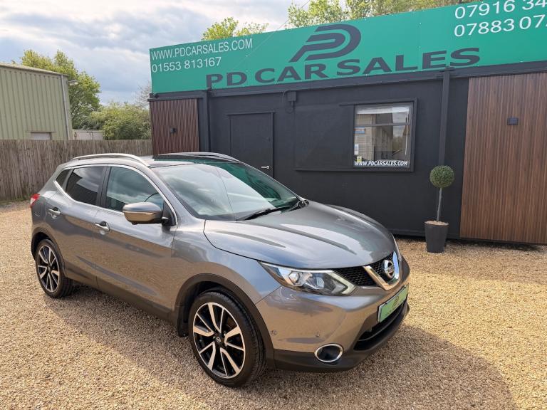 2014 NISSAN QASHQAI 1.5 dCI TEKNA - SAT NAV -HEATED LEATHER - PAN ROOF- £20 TAX