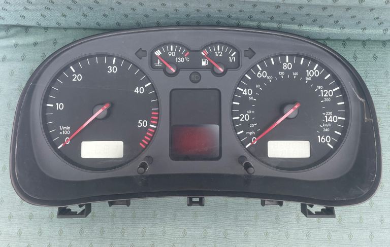 VW Golf MK4 Instrument Cluster 1998-2004 1J0920926C - TD GTI 150BHP.