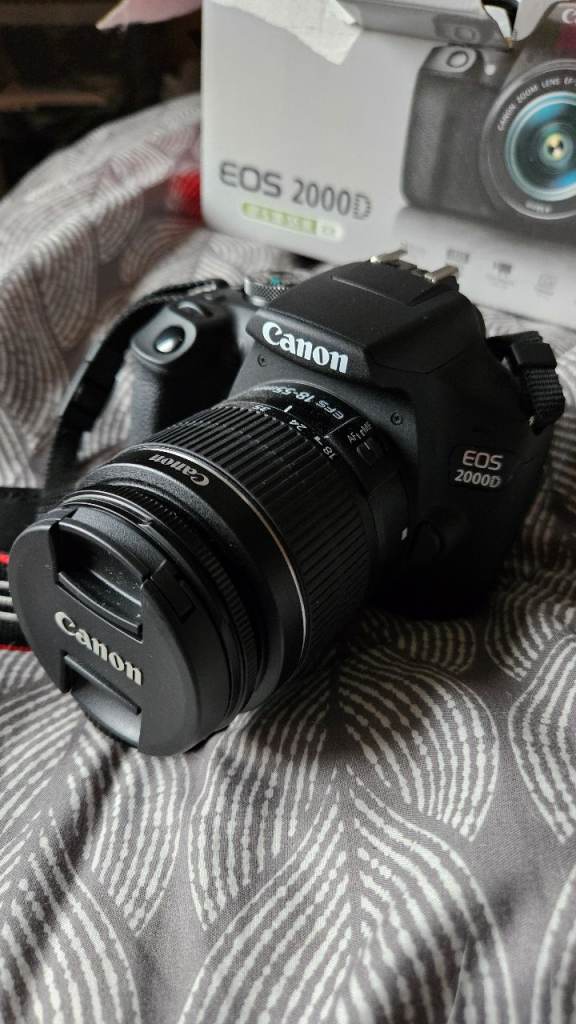 Canon DSLR 2000D