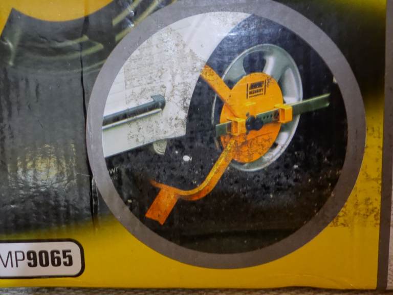 WHEEL SECURITY CLAMP UNIVERSAL