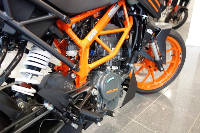 KTM 125 Duke (22 MY)
