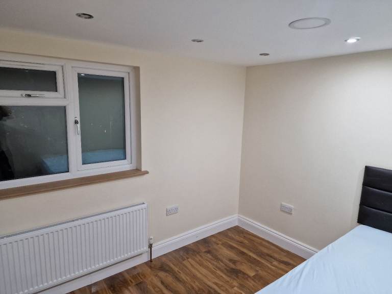Two bed loft apartment for rent stone throw away from Newbury Park ...