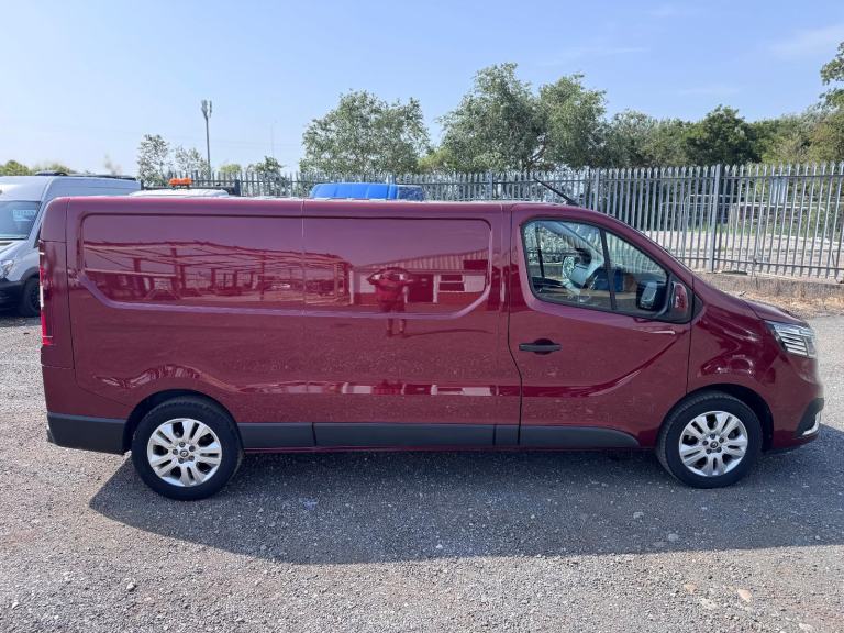 2022 Renault Trafic 2.0 DCI Sport 150BHP LL30 LWB. Same as Nissan Primastar. 