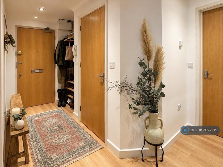 2 bedroom flat in Tudor Street, Exeter, EX4 (2 bed) (#3072105)