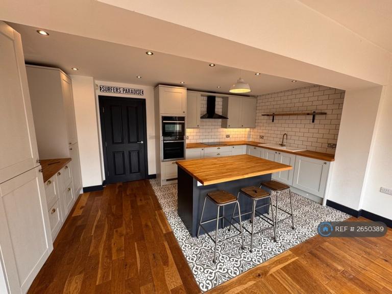 4 bedroom house in Woolscroft View, Barnsley, S73 (4 bed) (#2650389)